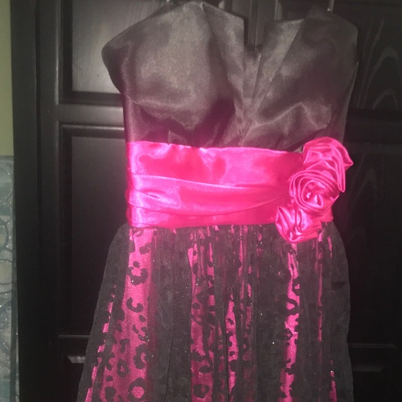 Strapless knee length dress - Picture 1 of 2